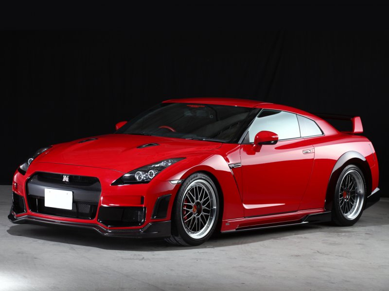 Nissan GTR r35 красный