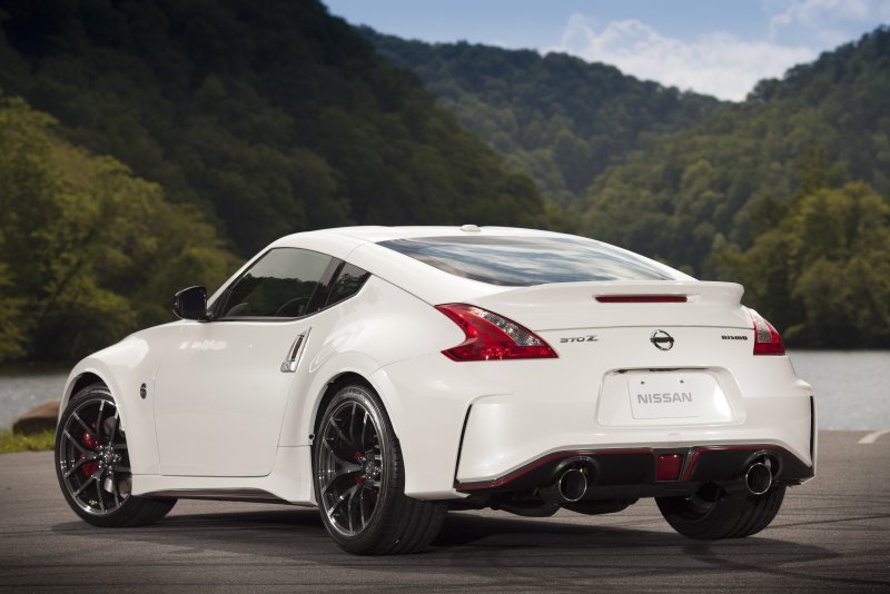 Ниссан 370 z Nismo