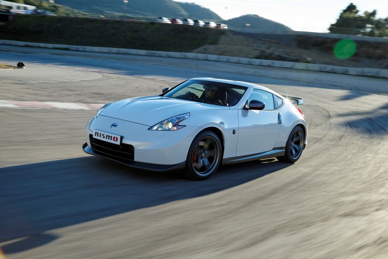 Nissan 350z спортивная