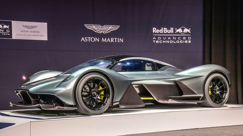 Гиперкар Aston Martin Valkyrie