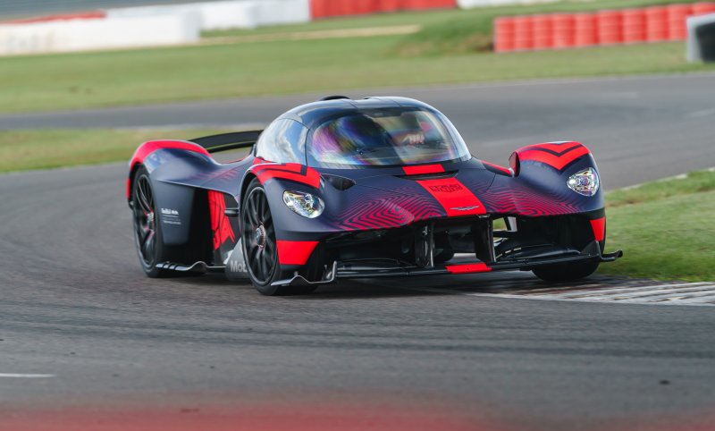 Aston Martin Valkyrie 2021