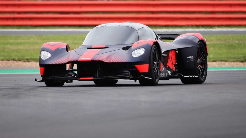 Гиперкар Aston Martin Valkyrie