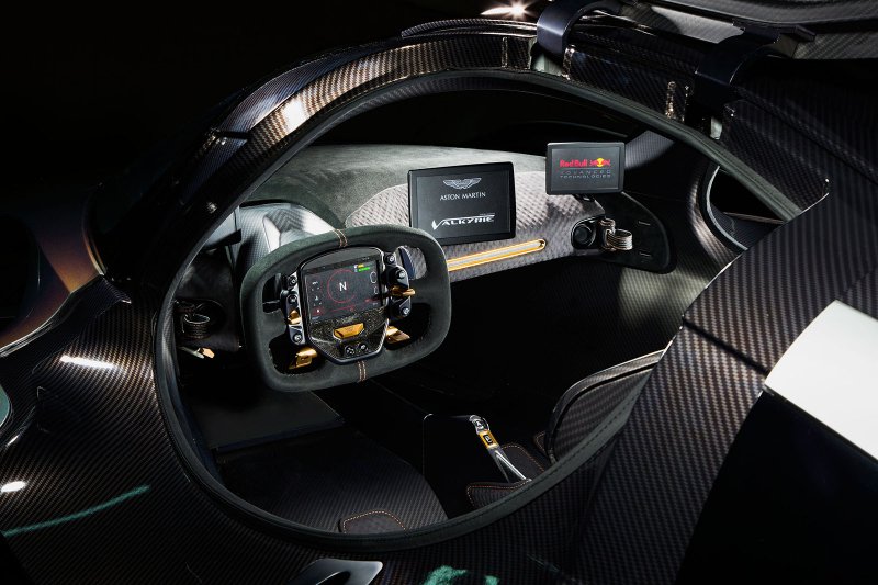 Aston Martin Valkyrie салон