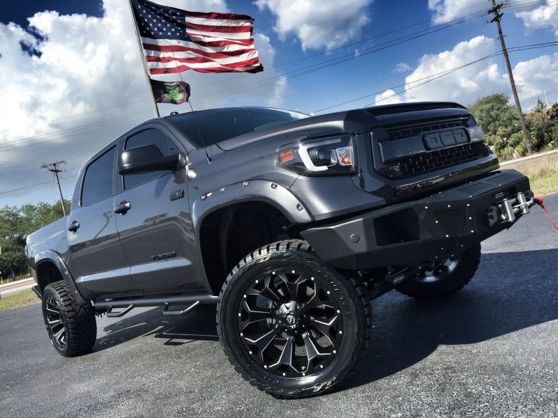 Toyota Tundra CREWMAX Lift