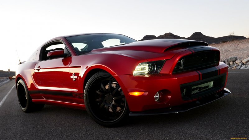 Ford Mustang super Snake 2013