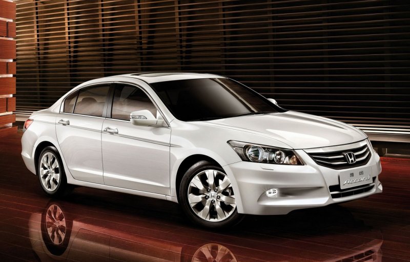 Honda Accord белая