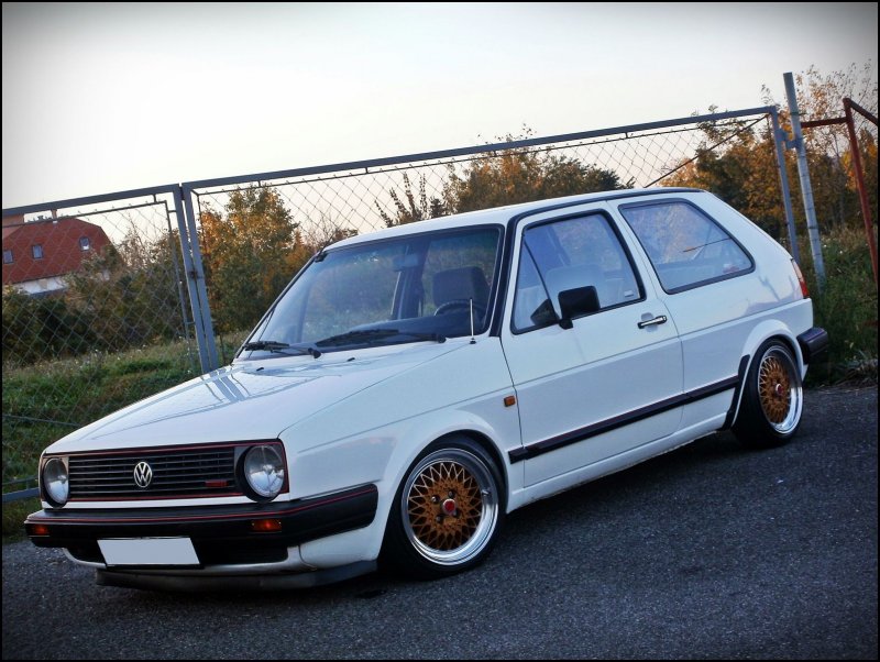 Volkswagen Golf 2 белый тюнинг
