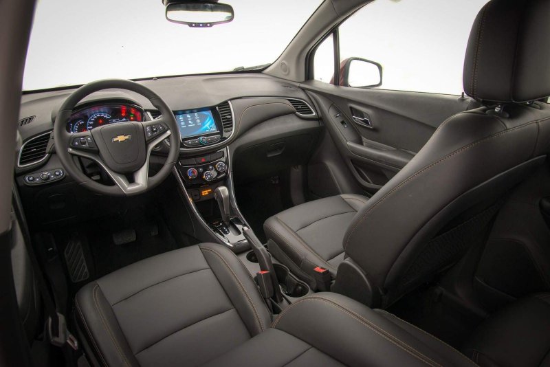 Chevrolet Tracker 2018 салон