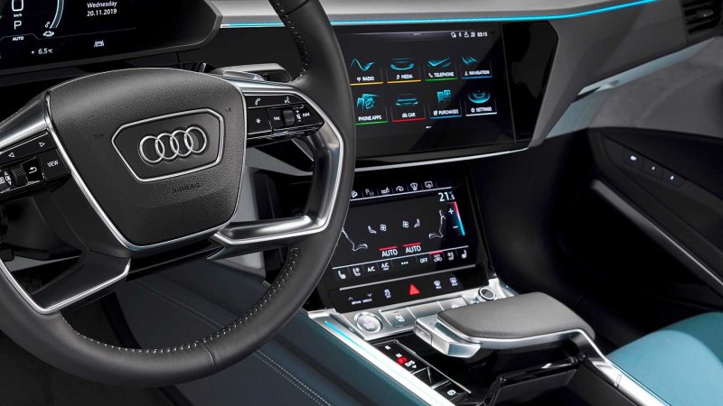 Audi e-tron 2020 салон