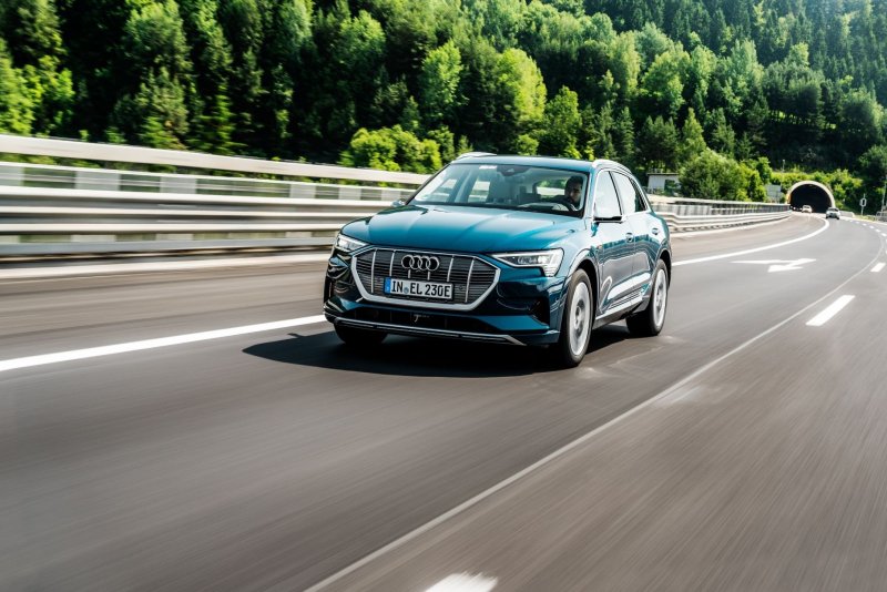 Audi e-tron 55