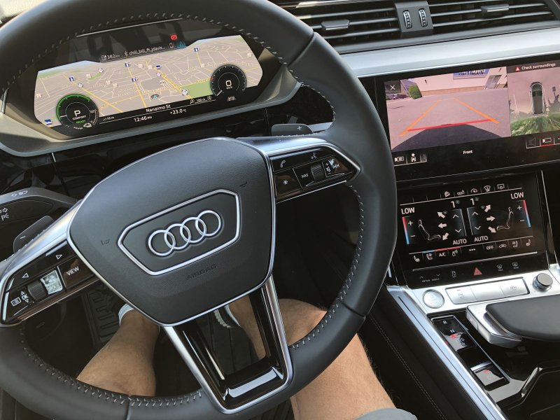 Audi e tron тест драйв