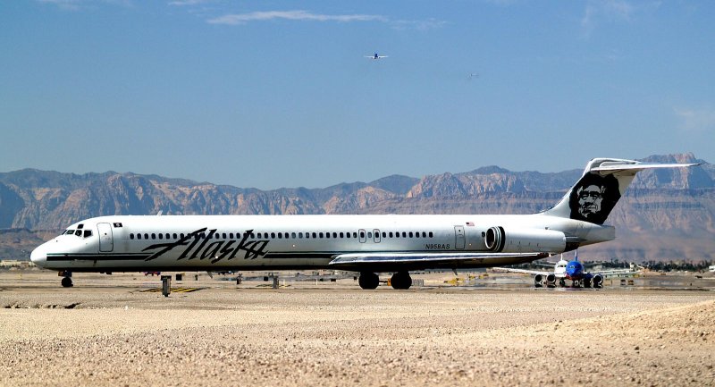 MCDONNELL Douglas MD-83