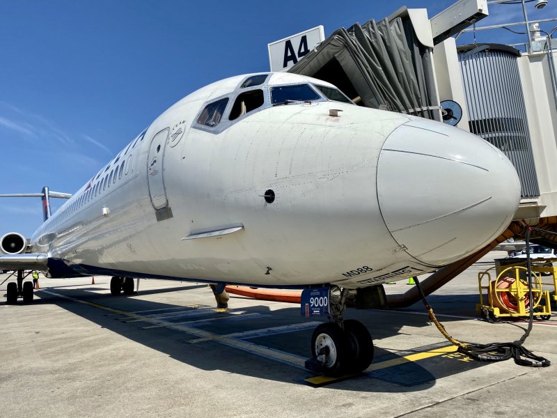 Canadian MD-80