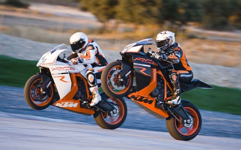 KTM 900