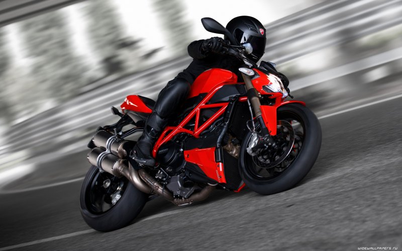 Чёрный мотоцикл Aprilia rsv4
