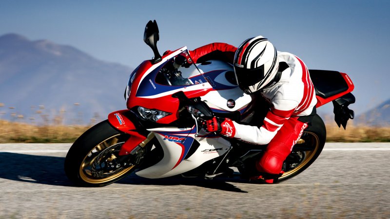 Спортбайк Suzuki