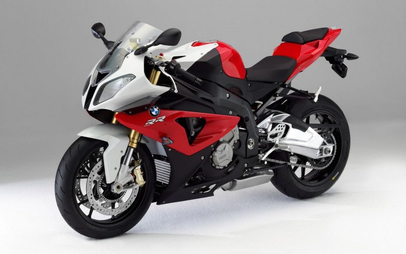 Yamaha YZF-r6 на скорости