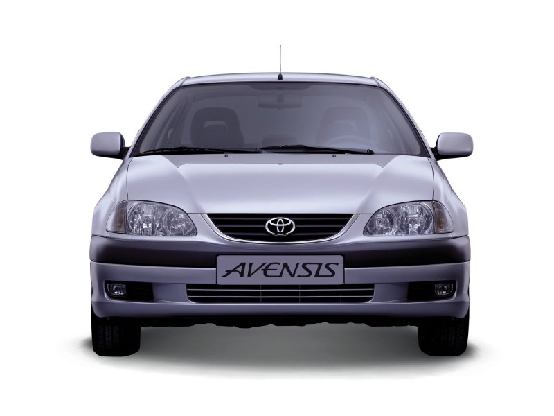 Toyota Avensis 1 поколения