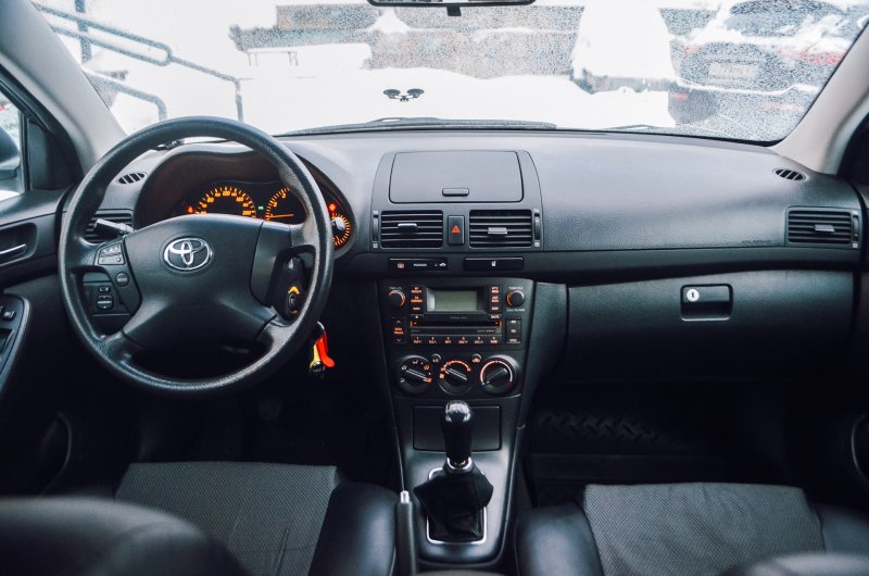 Toyota Avensis 2007 салон