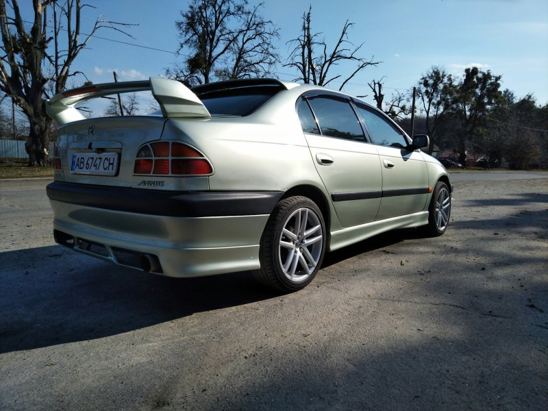 Toyota Avensis 2001 обвес