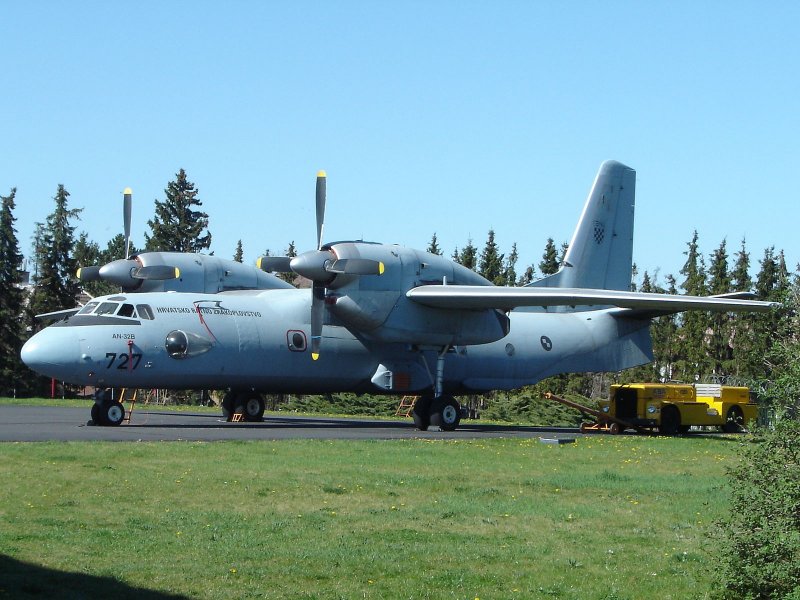 АН-32 Жуковский