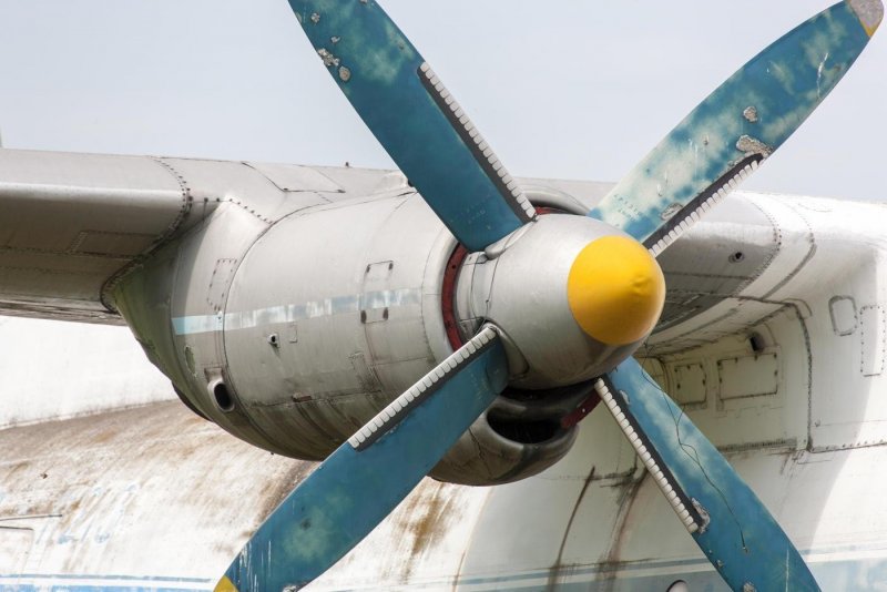 Винт АН-12