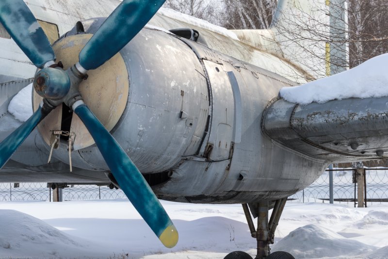 Ил-14 створки шасси