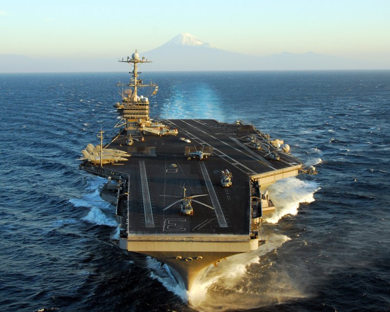 Корабль США "Джордж Вашингтон", CVN-73 фото