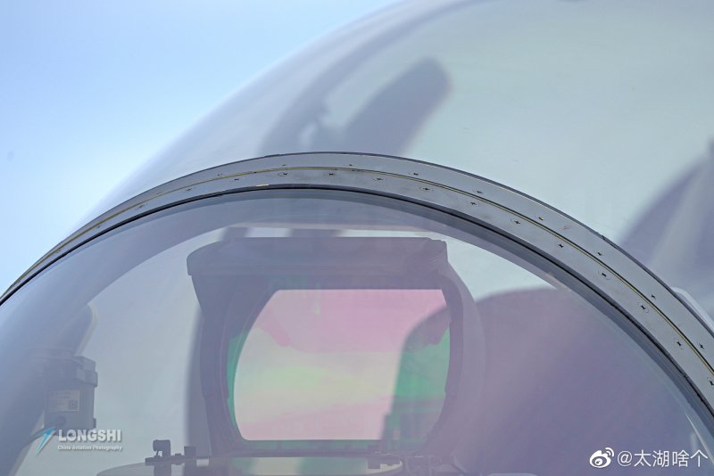 Самолет РЭБ J-16d