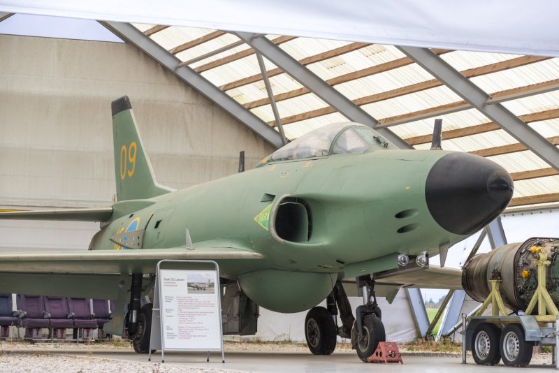 Палубный самолет РЭБ EA–18g Growler