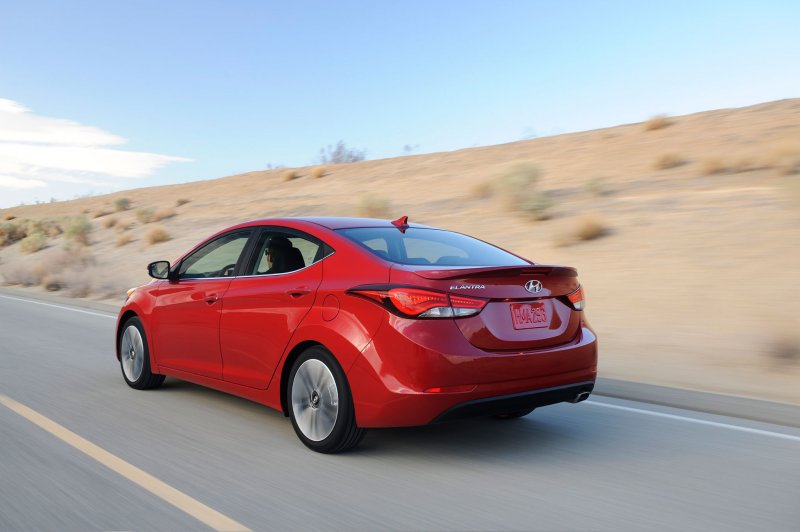 Hyundai Elantra 2015 седан