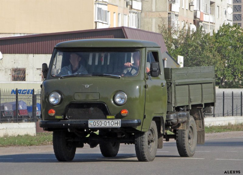 УАЗ бортовой 3303 задние