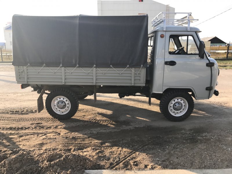 УАЗ 3303 бортовой