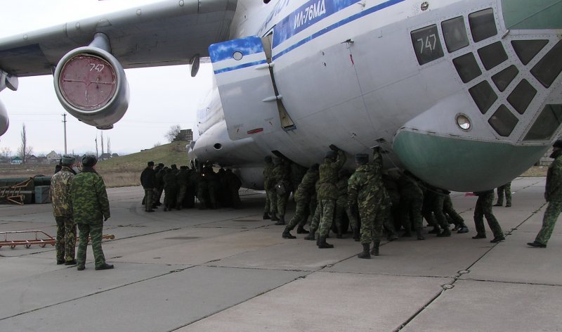Ил-76 внутри десант