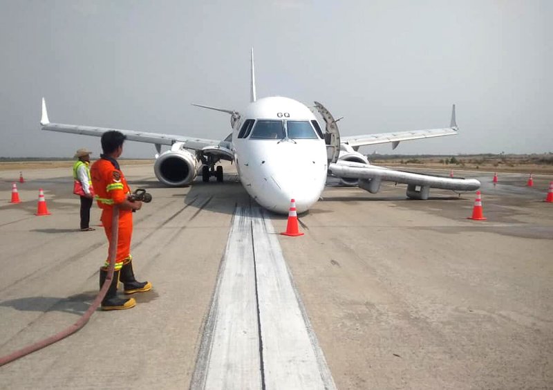 Боинг 737 2008 год аварийная посадка