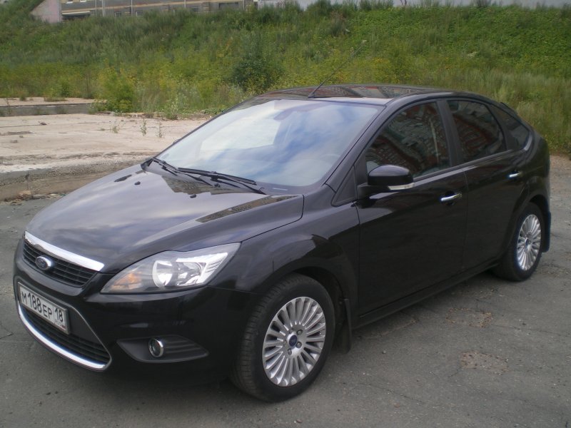 Ford Focus 2 хэтчбек черный