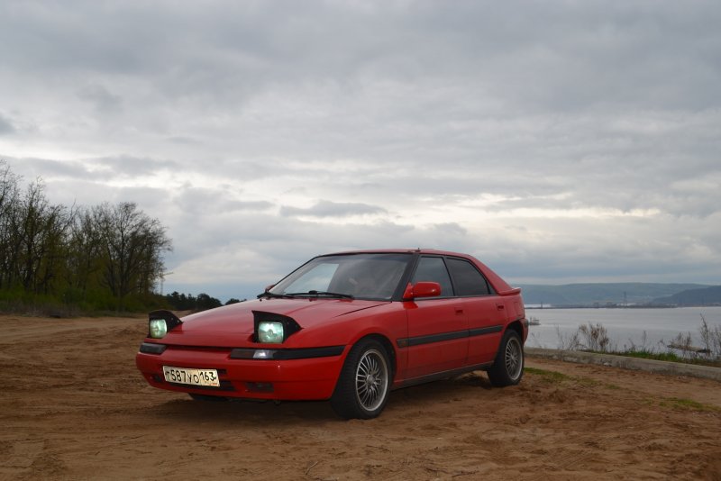 Mazda 323f