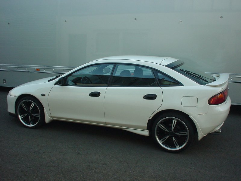 Mazda 323 f ba белая