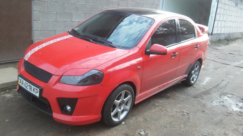 Шевроле Авео т250 красная