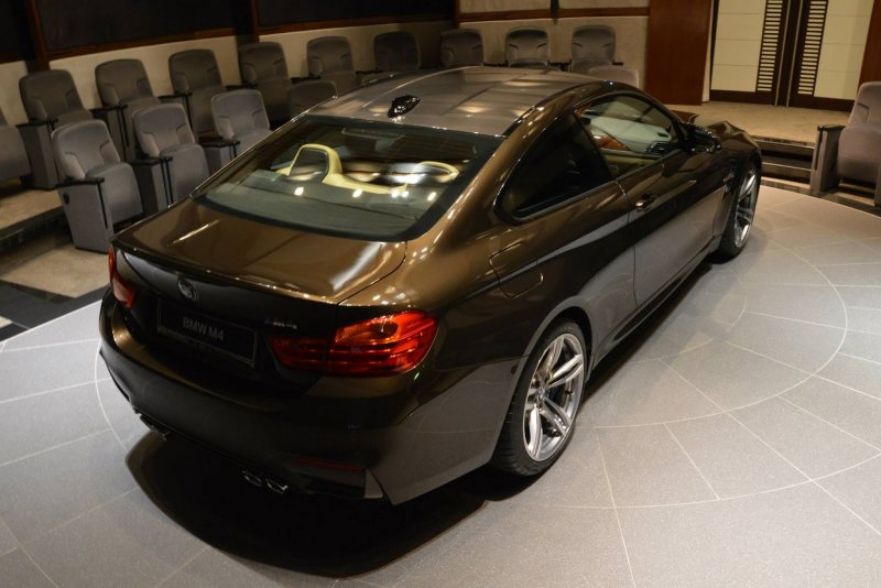 Citrin Black Metallic BMW