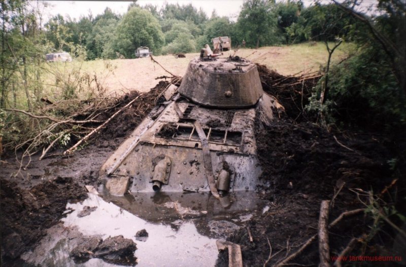 Танк т-34 из болота