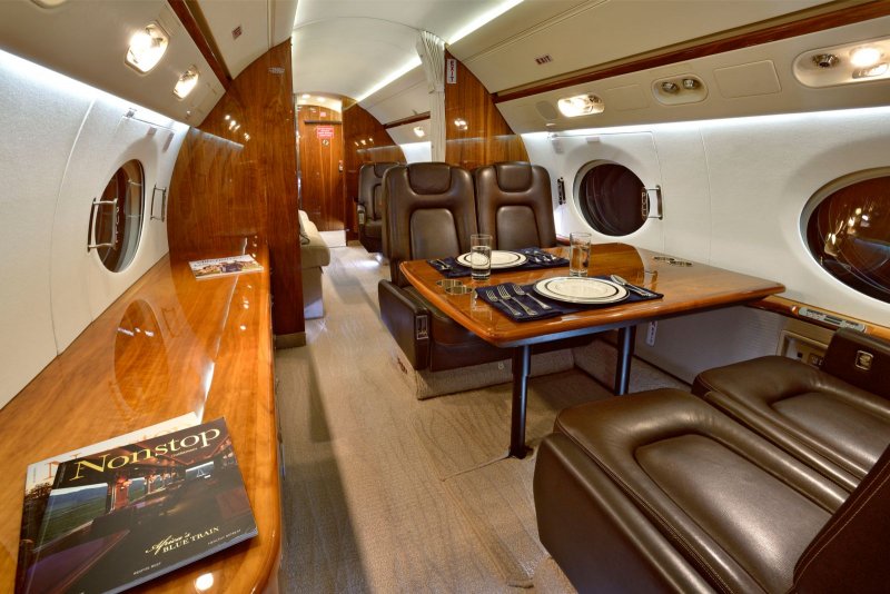 Самолет Gulfstream g550