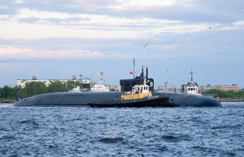 Буксировка подводной лодки