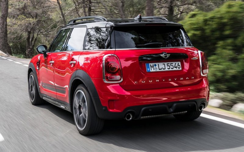 Мини Купер Countryman зеленый