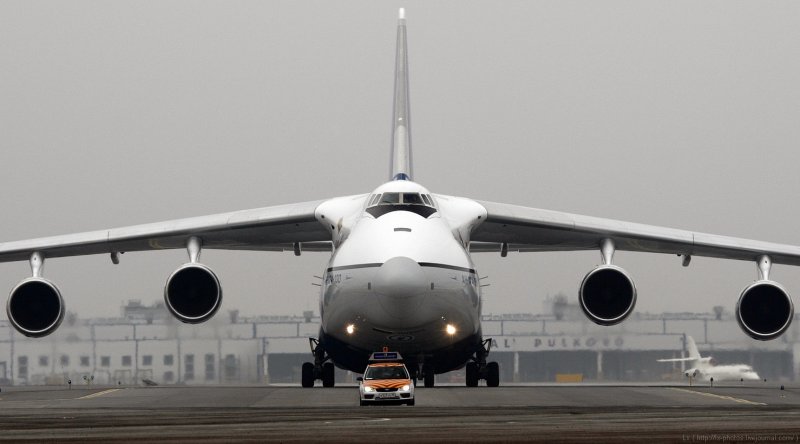 Самолет Руслан АН 124