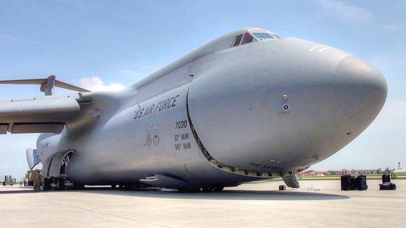 Самолет Эмбраер 390