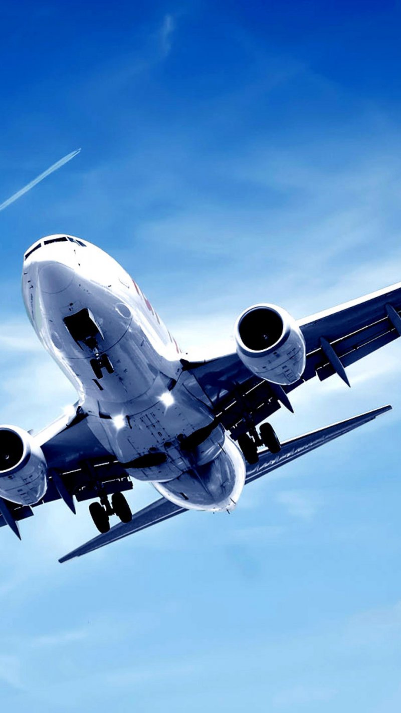 Авиалайнер Боинг 747
