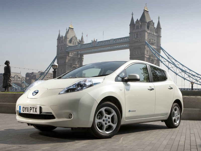 Nissan Leaf электромобиль 2011