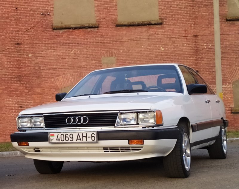 Ауди 100 5000s