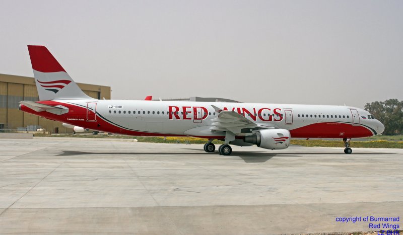 SSJ 100 Red Wings